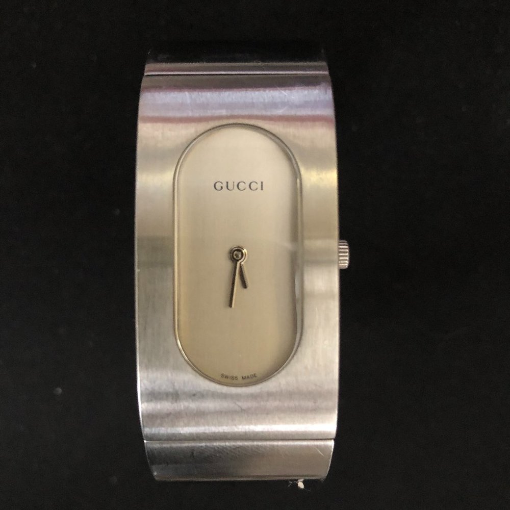 Gucci Silver Stainless Steel 2400L Dial Bangle Watch - Bracelet Size 14.5cm